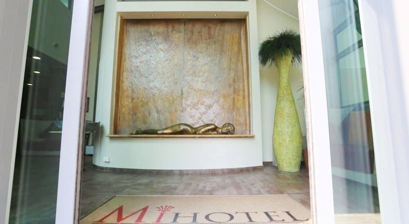 Mihotel Мілан Екстер'єр фото